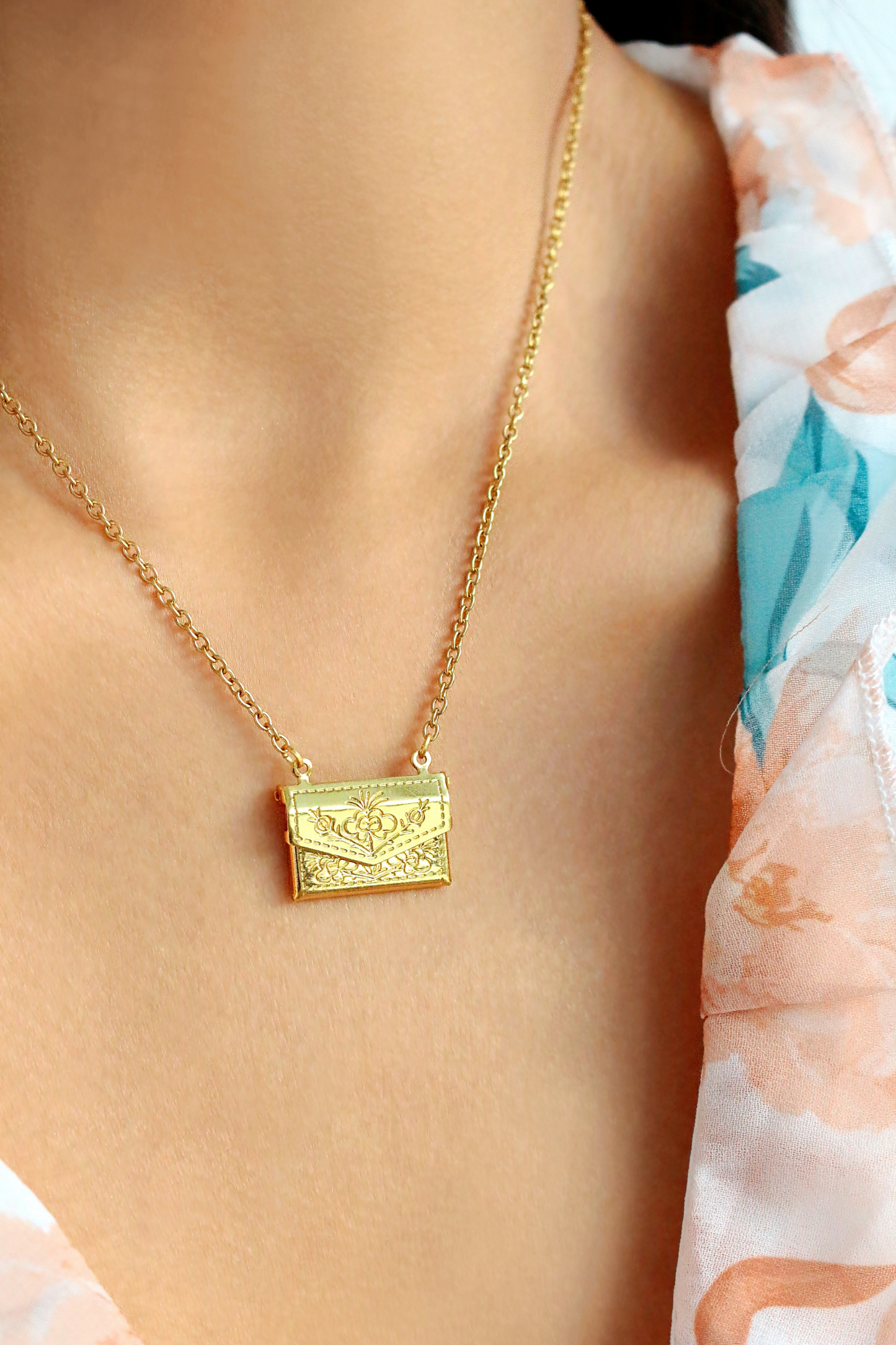 24 Karats Daisy Envelope Locket Necklace